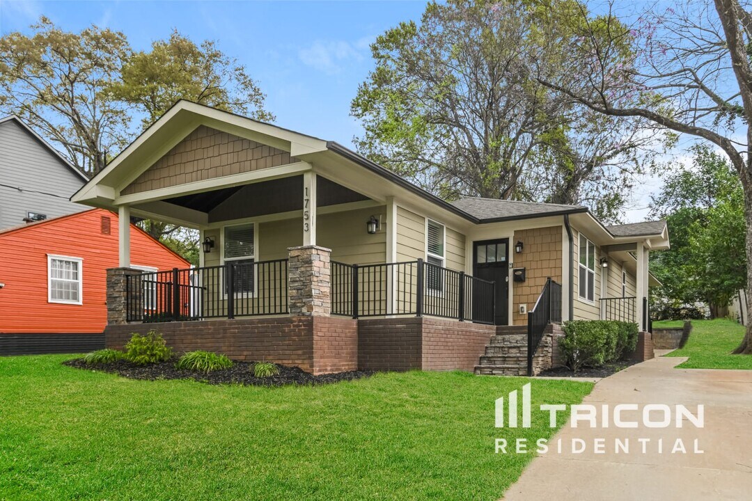 1753 Dunkirk Dr in Charlotte, NC - Building Photo