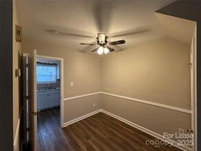 1613 N Sharon Amity Rd in Charlotte, NC - Building Photo - Building Photo