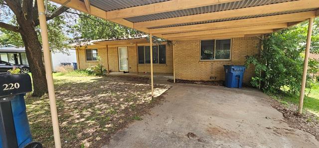 220 W Val Verde Cir in Keene, TX - Building Photo - Building Photo