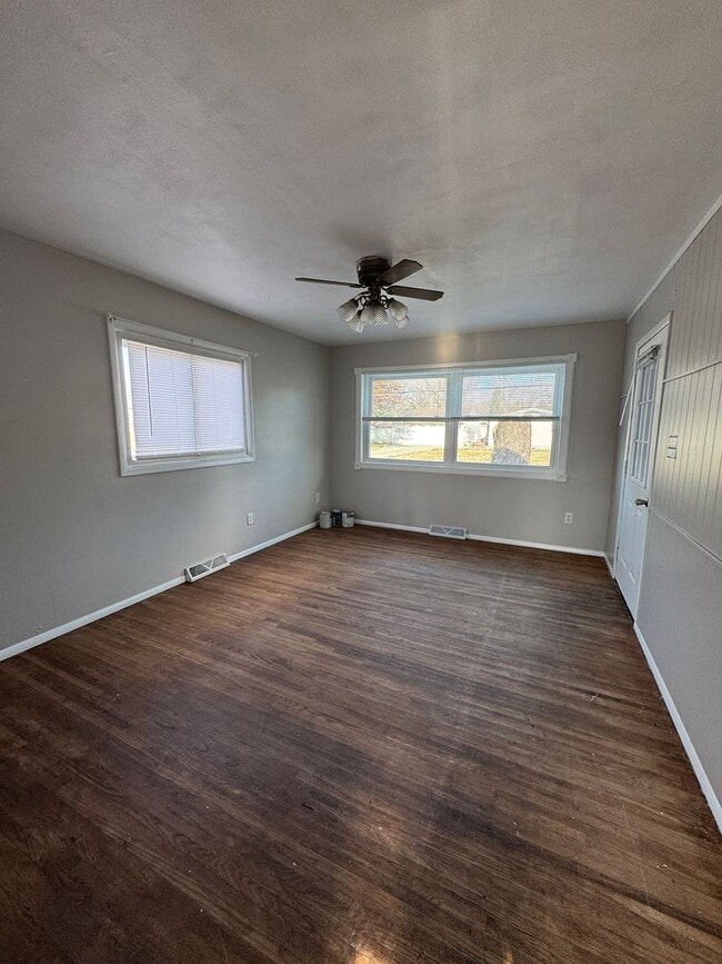 113 Pleasant Dr in Hudson, IA - Building Photo - Building Photo