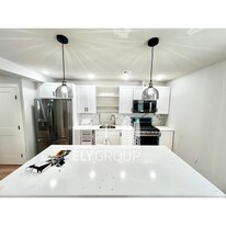 33 Lincoln St, Unit 31-1 in Medford, MA - Building Photo