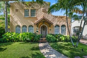 325 Greymon Dr in West Palm Beach, FL - Building Photo - Building Photo