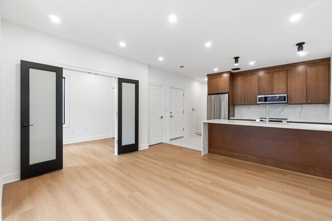 685 JFK Blvd E in Weehawken, NJ - Building Photo - Building Photo