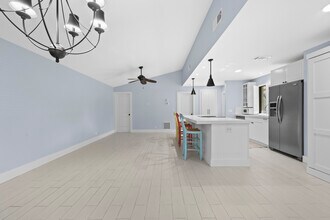 3937 Arelia Dr N in Delray Beach, FL - Foto de edificio - Building Photo