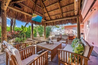 381 Zenith Ln in North Palm Beach, FL - Building Photo - Building Photo