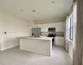 10265 SW 231st Ln in Cutler Bay, FL - Building Photo - Building Photo