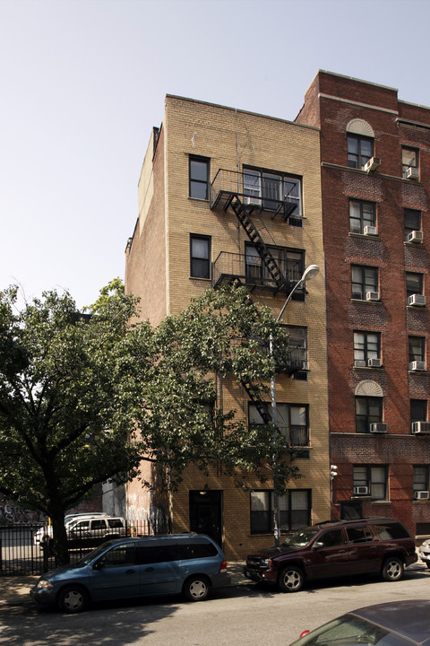 216 E 28th St in New York, NY - Building Photo