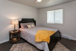 3813 E 27th St in Des Moines, IA - Building Photo