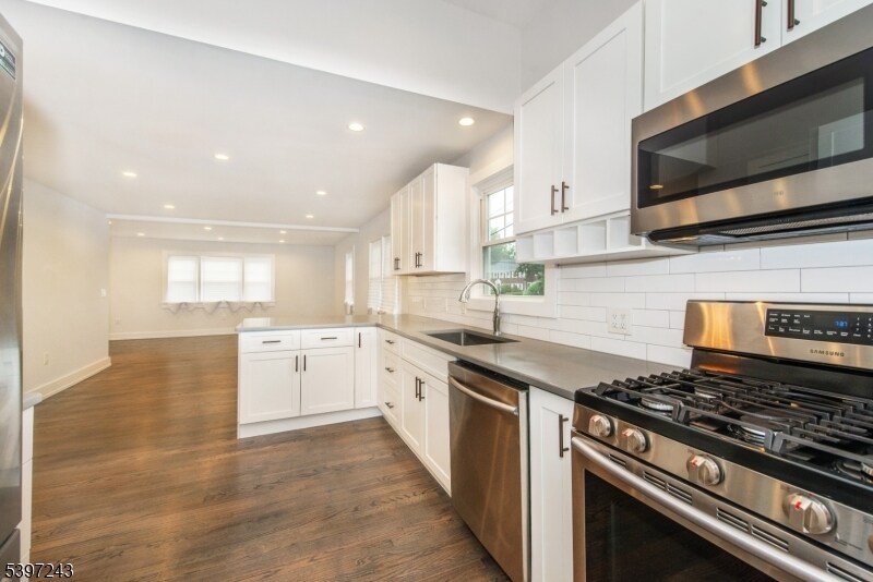 266 Elmwood Ave in Maplewood, NJ - Building Photo