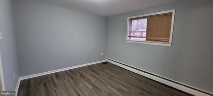 230 W Roosevelt Blvd in Philadelphia, PA - Building Photo - Building Photo