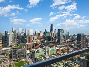 1114 W Carroll Ave in Chicago, IL - Building Photo - Building Photo