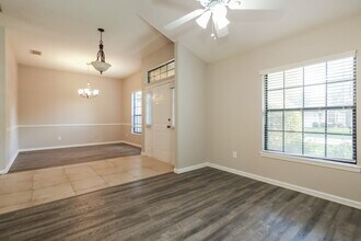 3039 Stonewood Way in Orange Park, FL - Foto de edificio - Building Photo