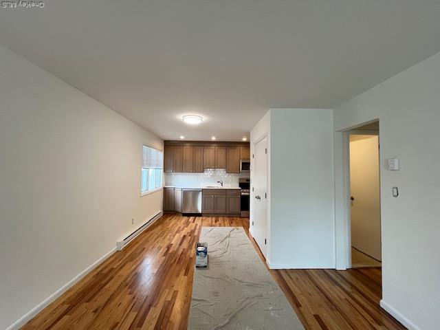 141 Manorhaven Blvd in Port Washington, NY - Building Photo - Building Photo