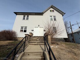 317 12th St NE in Canton, OH - Building Photo