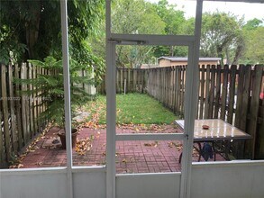 14148 SW 93rd Ln in Miami, FL - Building Photo - Building Photo