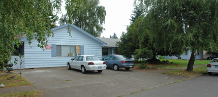 2501-2509 Wayside Ter NE in Salem, OR - Building Photo - Building Photo