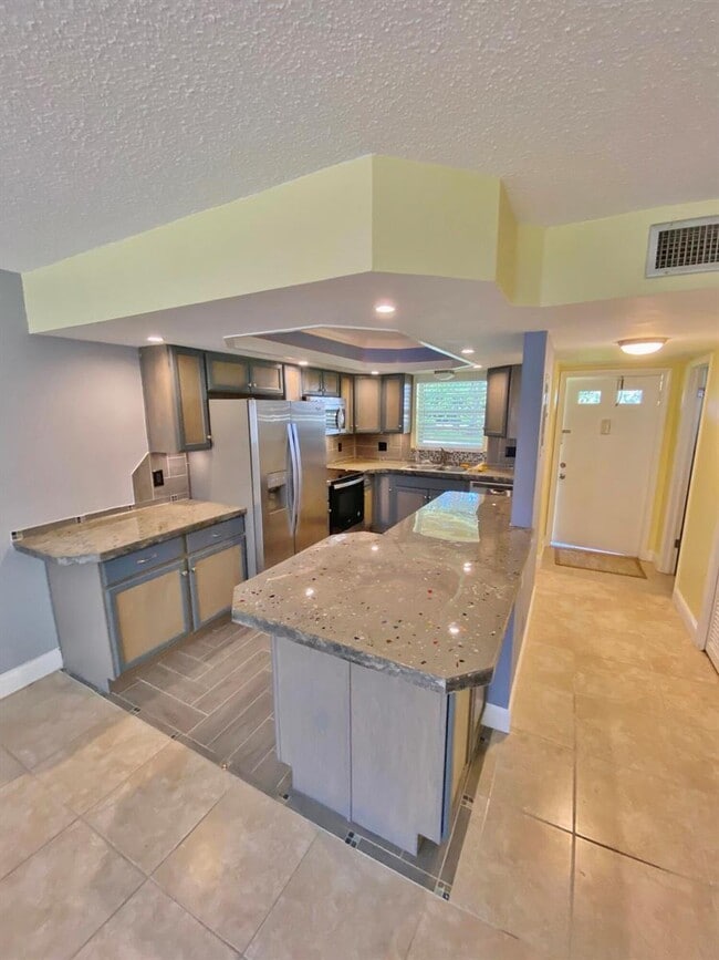 5170 SW 40th Ave, Unit 4E in Fort Lauderdale, FL - Building Photo - Building Photo