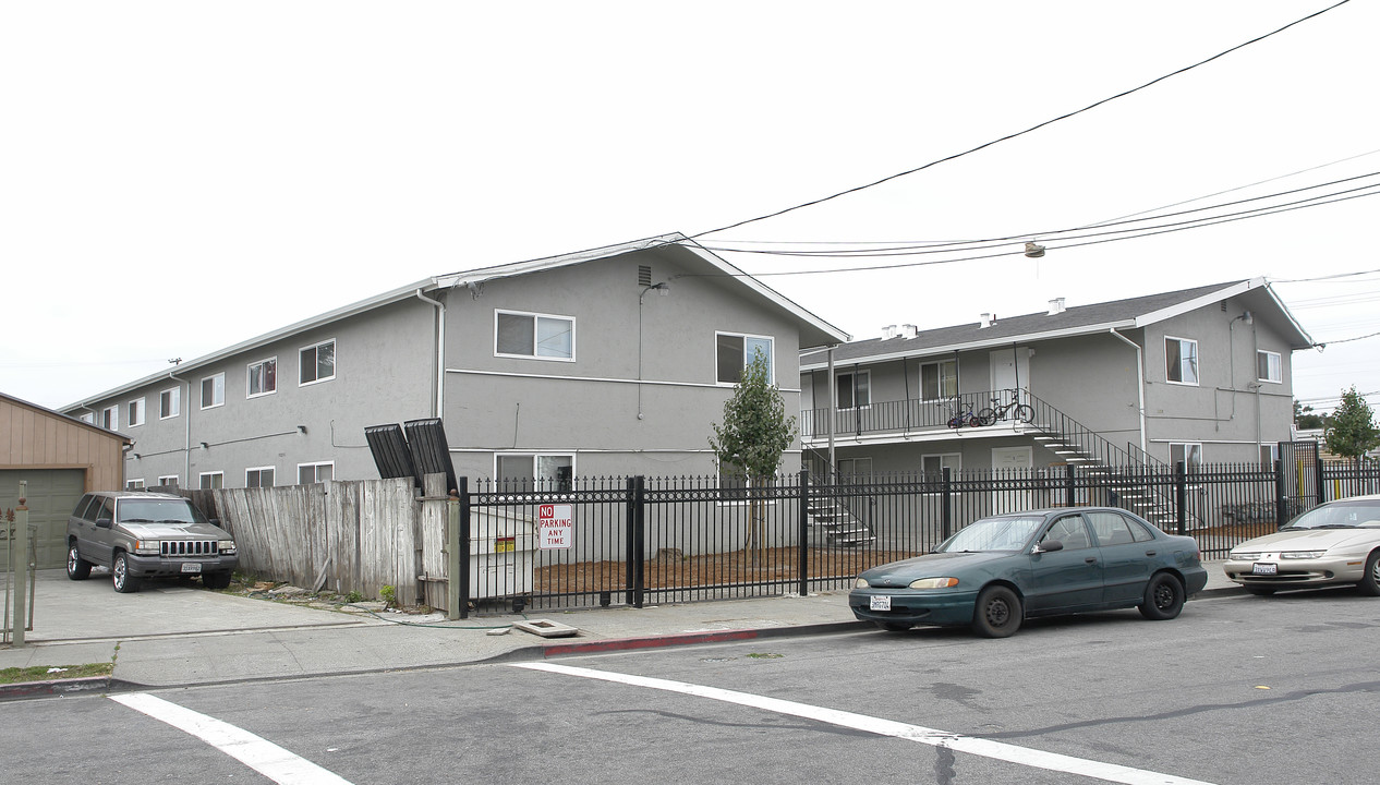 1318 Bush Ave in San Pablo, CA - Foto de edificio