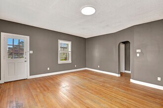 44 Dover Ave in Ewing Township, NJ - Building Photo - Building Photo