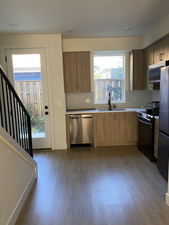 property at 7519 N Clarendon Ave