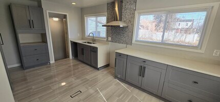 15800 Whitcomb in Detroit, MI - Building Photo - Building Photo