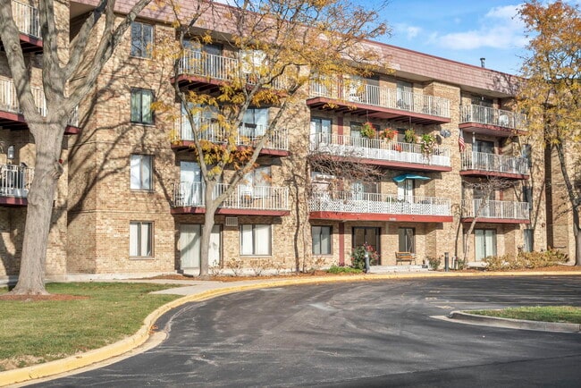 property at 5400 Astor Ln
