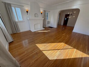 339 N Orange Dr in Los Angeles, CA - Building Photo - Building Photo