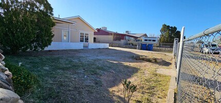 8828 Kenneth St in El Paso, TX - Building Photo - Building Photo
