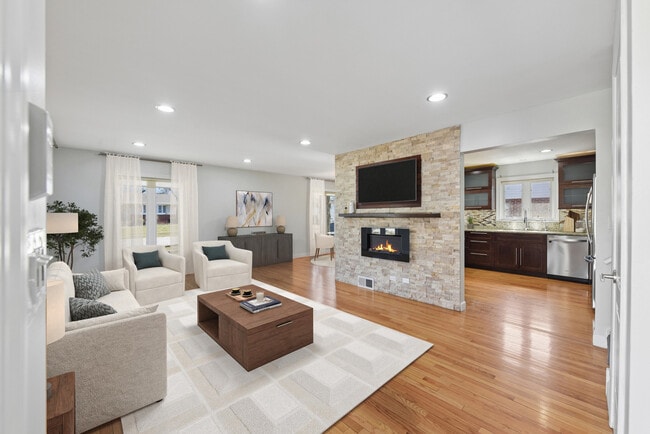 604 S Edward St in Mount Prospect, IL - Building Photo - Building Photo