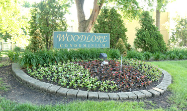 Woodlore Condominiums in Livonia, MI - Building Photo - Building Photo