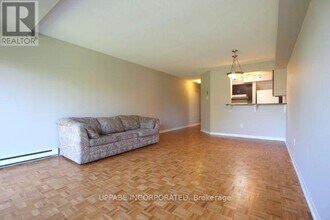 37 Robinson Ave in Ottawa, ON - Building Photo - Building Photo