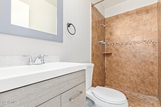30 W Fremont Rd, Unit B in Phoenix, AZ - Building Photo - Building Photo