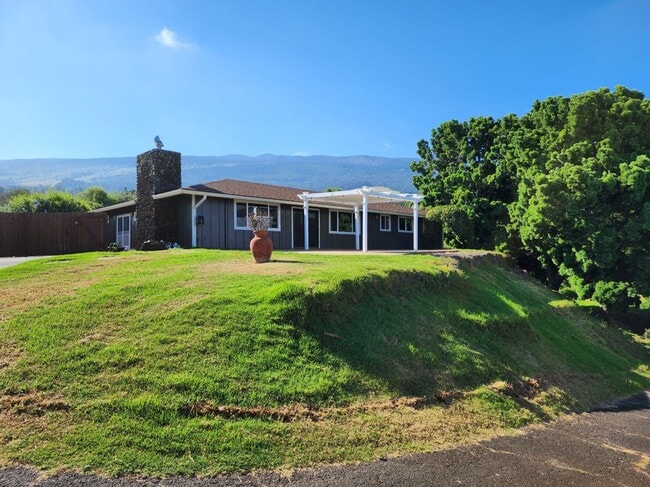 458 Naalae Rd in Kula, HI - Building Photo - Building Photo