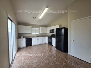 5912 Trumbull St in Las Vegas, NV - Foto de edificio - Building Photo