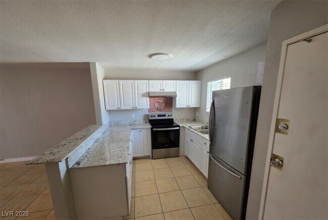 5440 S Swenson St in Las Vegas, NV - Building Photo - Building Photo