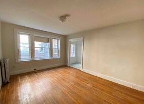 122 Washington St in Boston, MA - Building Photo