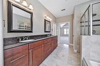 1033 W 23rd St in Houston, TX - Building Photo - Building Photo