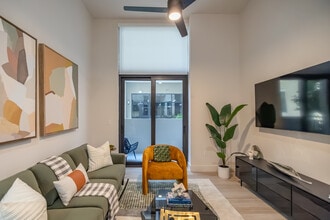 Bay Pointe Apartments in Miami, FL - Foto de edificio - Interior Photo