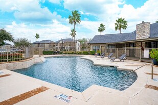 The Sundance Apartments in Harlingen, TX - Building Photo