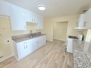1525-1527 E Eleanor St in Long Beach, CA - Building Photo - Building Photo