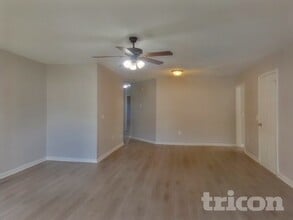 1 Tomafield Ct in Columbia, SC - Foto de edificio - Building Photo