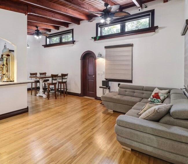 550 Quail Ave in Miami Springs, FL - Building Photo - Building Photo