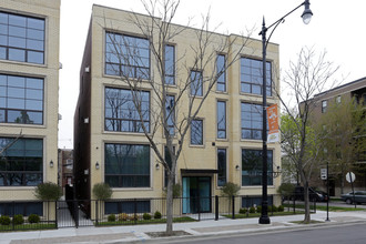 2532 W Irving Park Rd in Chicago, IL - Building Photo - Building Photo