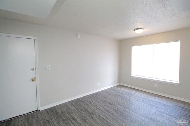 10151 Guidy Ln in Pensacola, FL - Foto de edificio - Building Photo