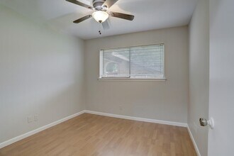 10022 Belfast Rd in La Porte, TX - Building Photo - Building Photo