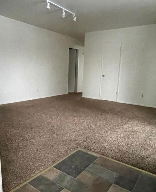 2804 W 30th Ave, Unit 1 in Anchorage, AK - Building Photo - Building Photo