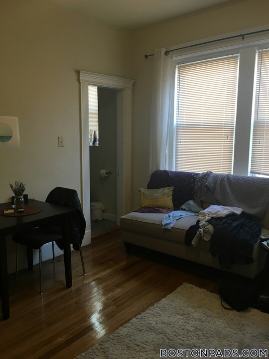 38 Hemenway St in Boston, MA - Building Photo