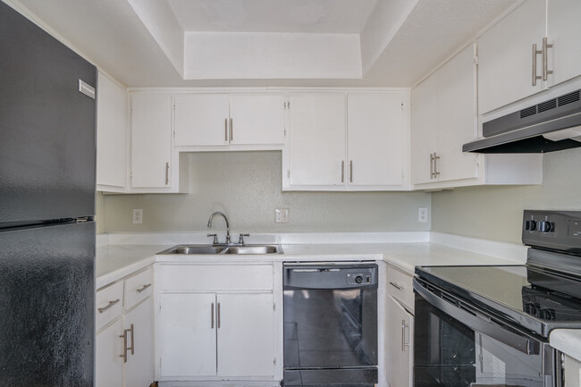 Woodridge Manor Apartments