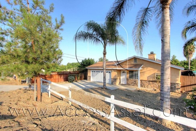23685 Casa Bonita Ave in Canyon Lake, CA - Building Photo - Building Photo