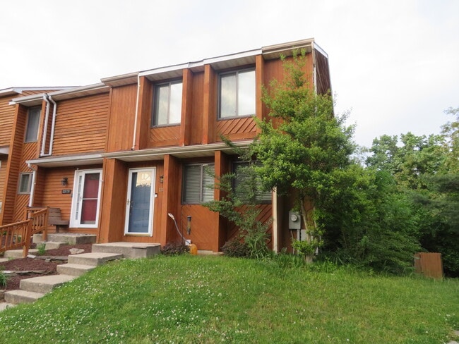 1381 Hazel Nut Ct, Unit Lower Level Unit